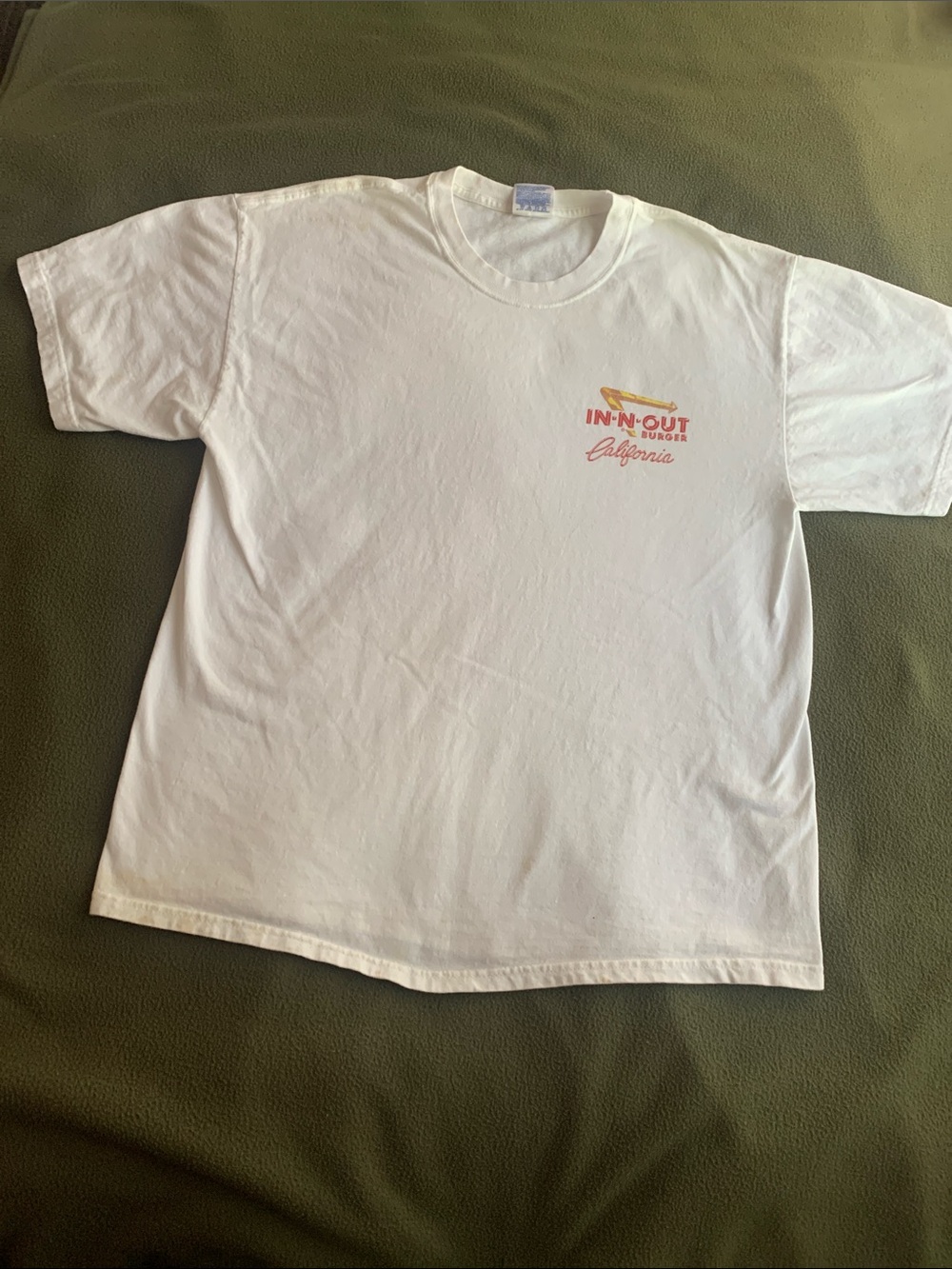 Hanes Beefy In-N-Out Burger short sleeve T-shirt. Size L (42-44).